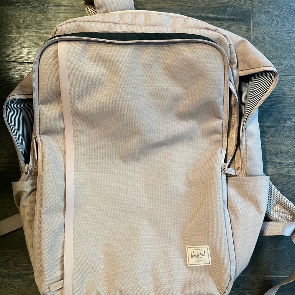 Herschel Kaslo 30L backpack in pink